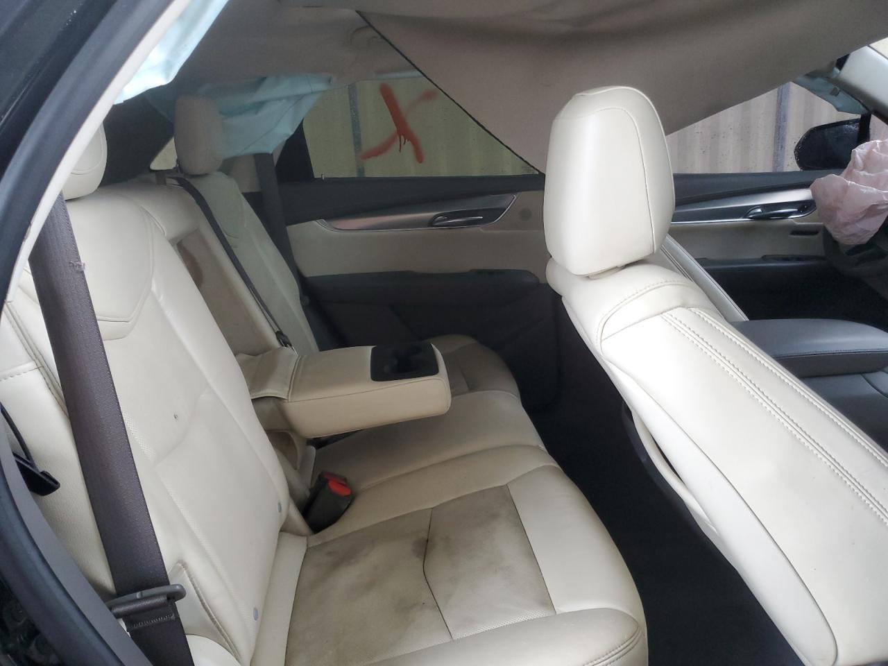 2017 Cadillac XT5 - Image 11