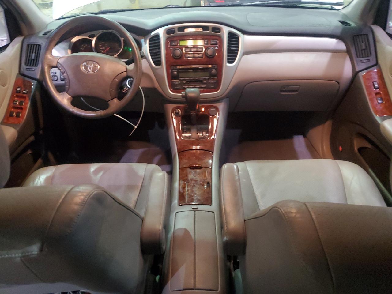 2005 Toyota Highlander - Image 8