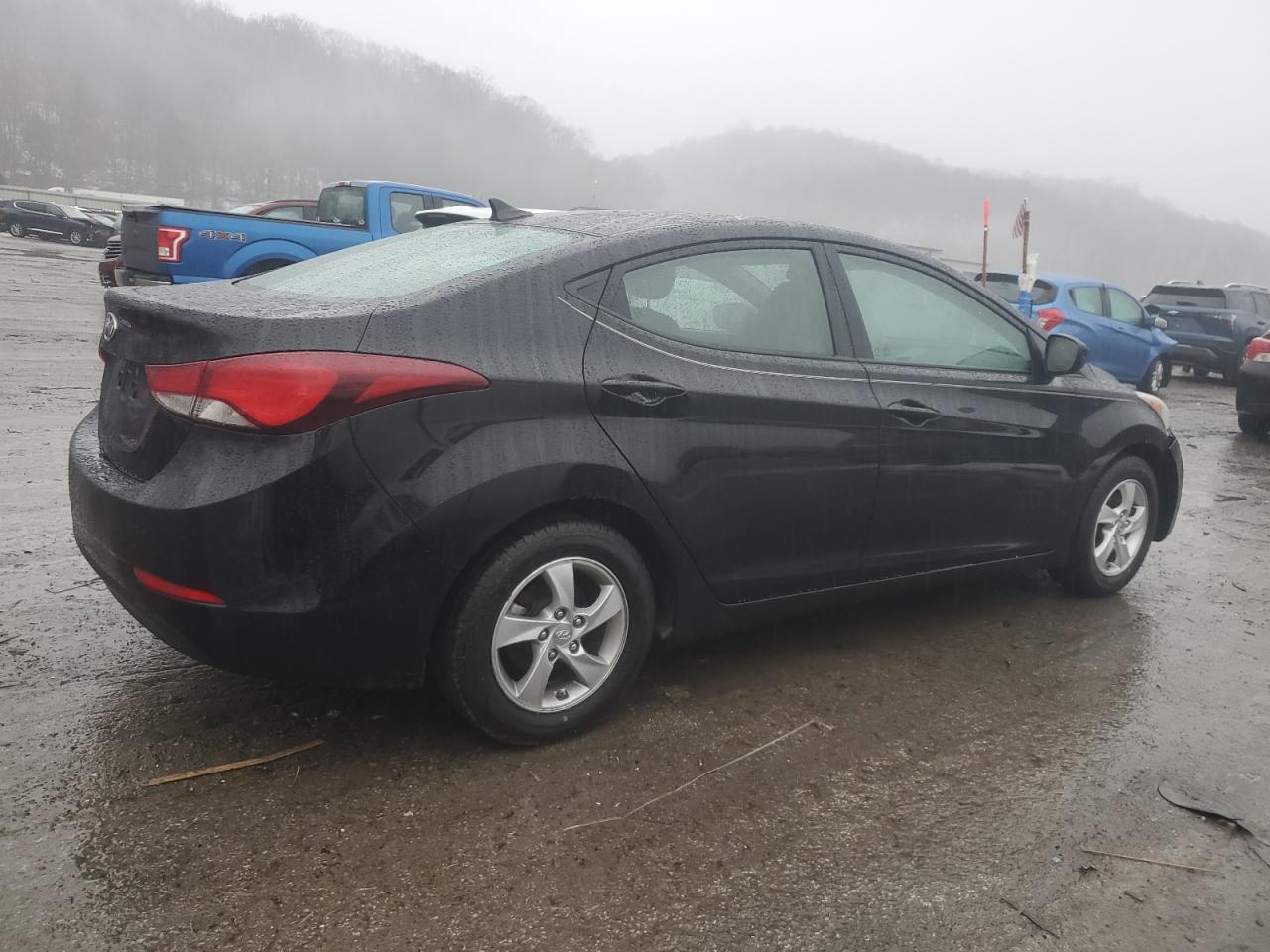 2014 Hyundai Elantra - Image 3
