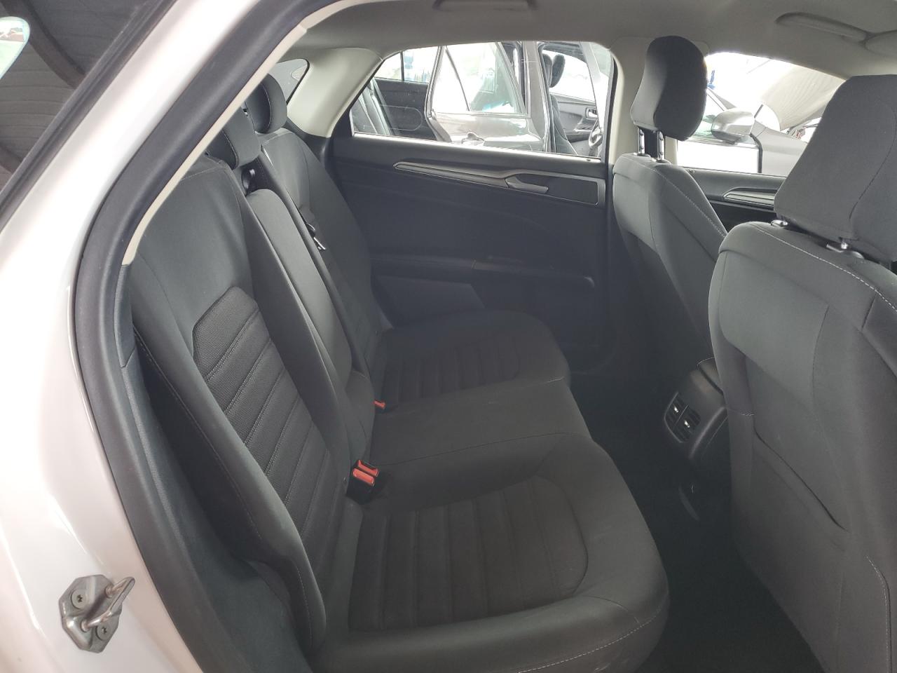 2020 Ford Fusion - Image 10