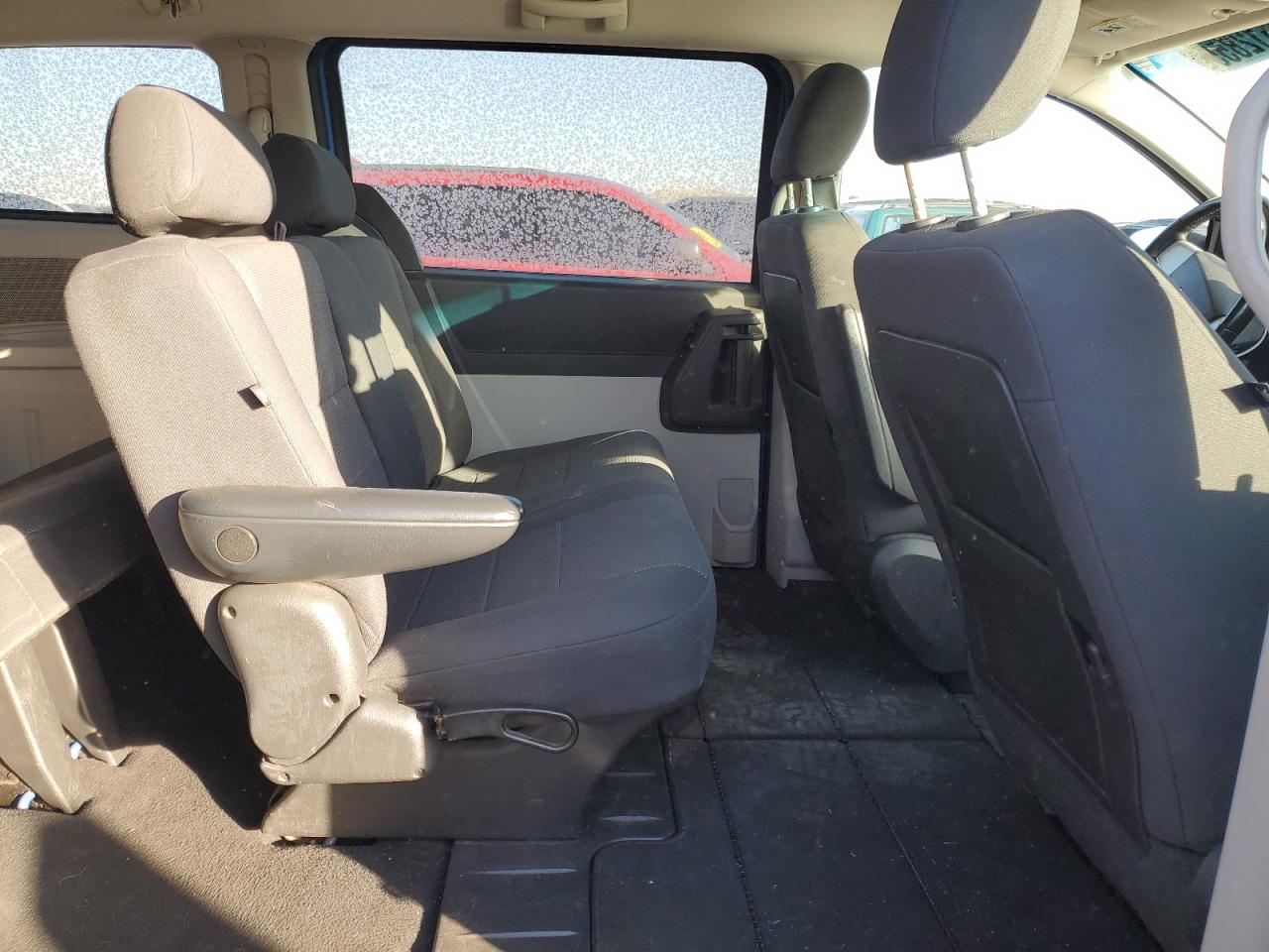 2008 Dodge Caravan - Image 11