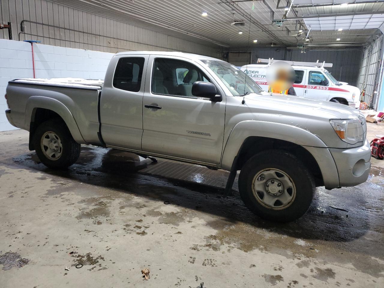 2010 Toyota Tacoma - Image 4