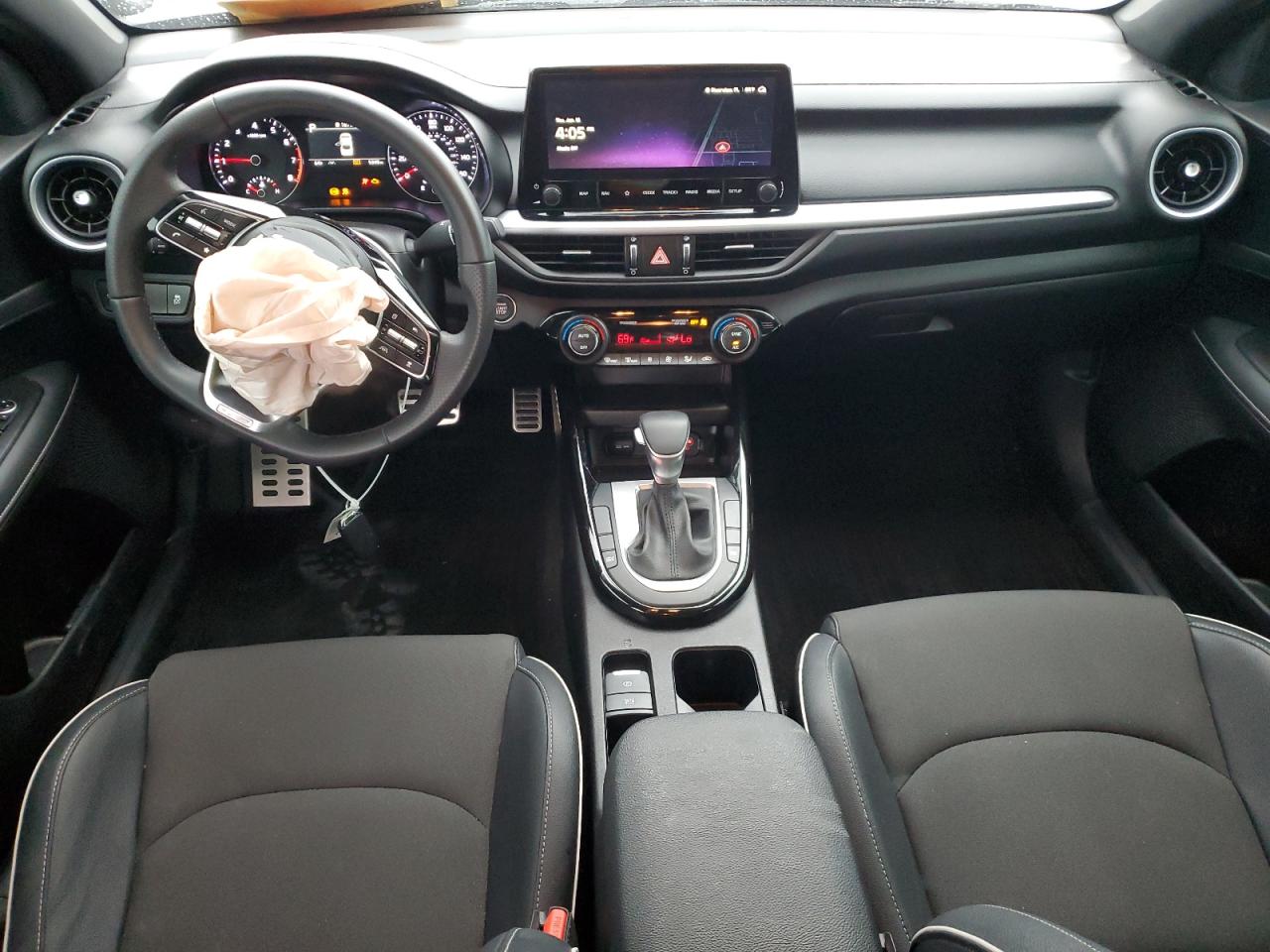 2024 Kia Forte - Image 8
