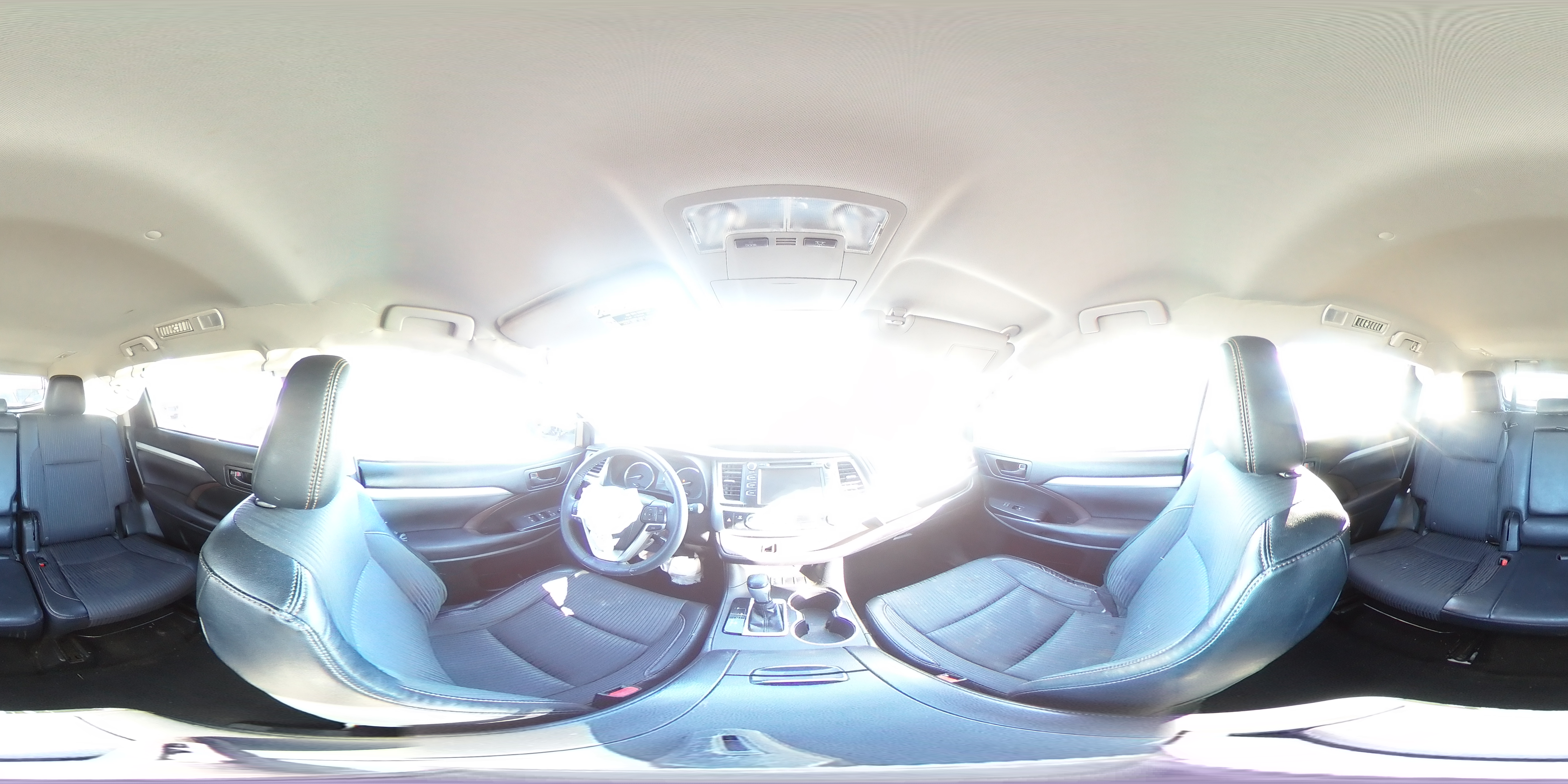 2016 Toyota Highlander - Image 13