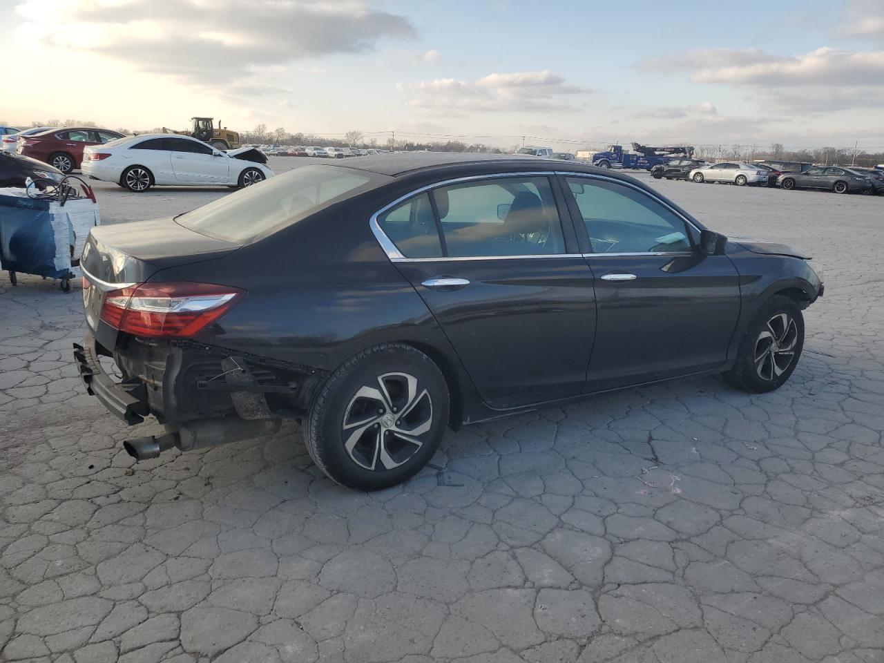 VIN 1HGCR2F3XGA163762 2016 HONDA ACCORD no.3