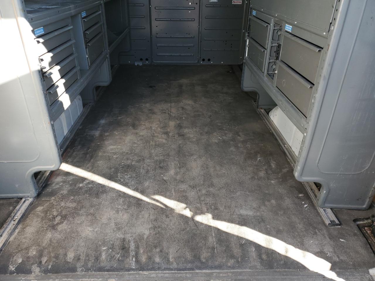 2018 Nissan NV - Image 10