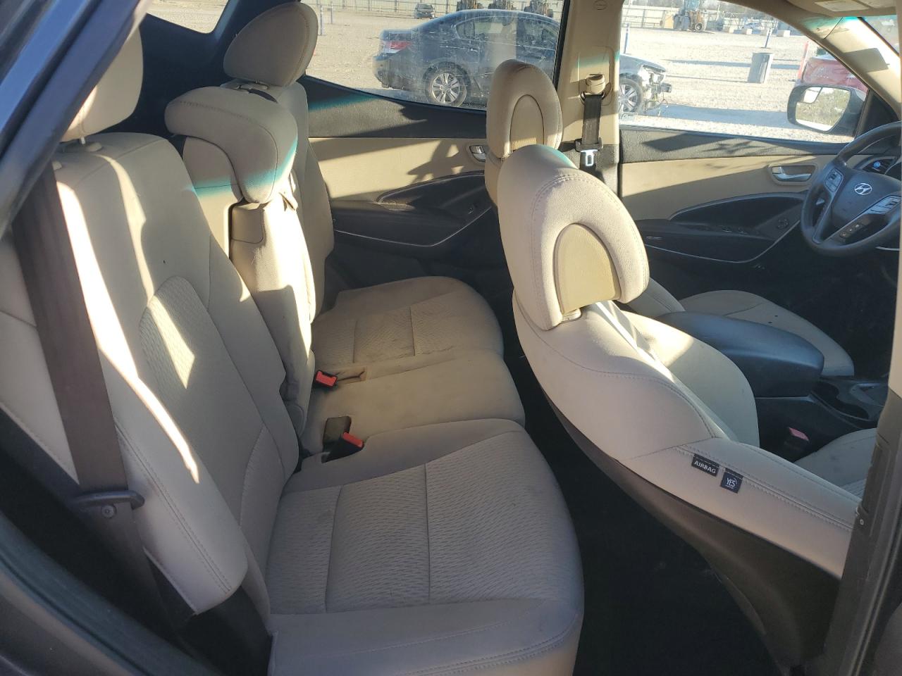 2017 Hyundai Santa Fe - Image 11