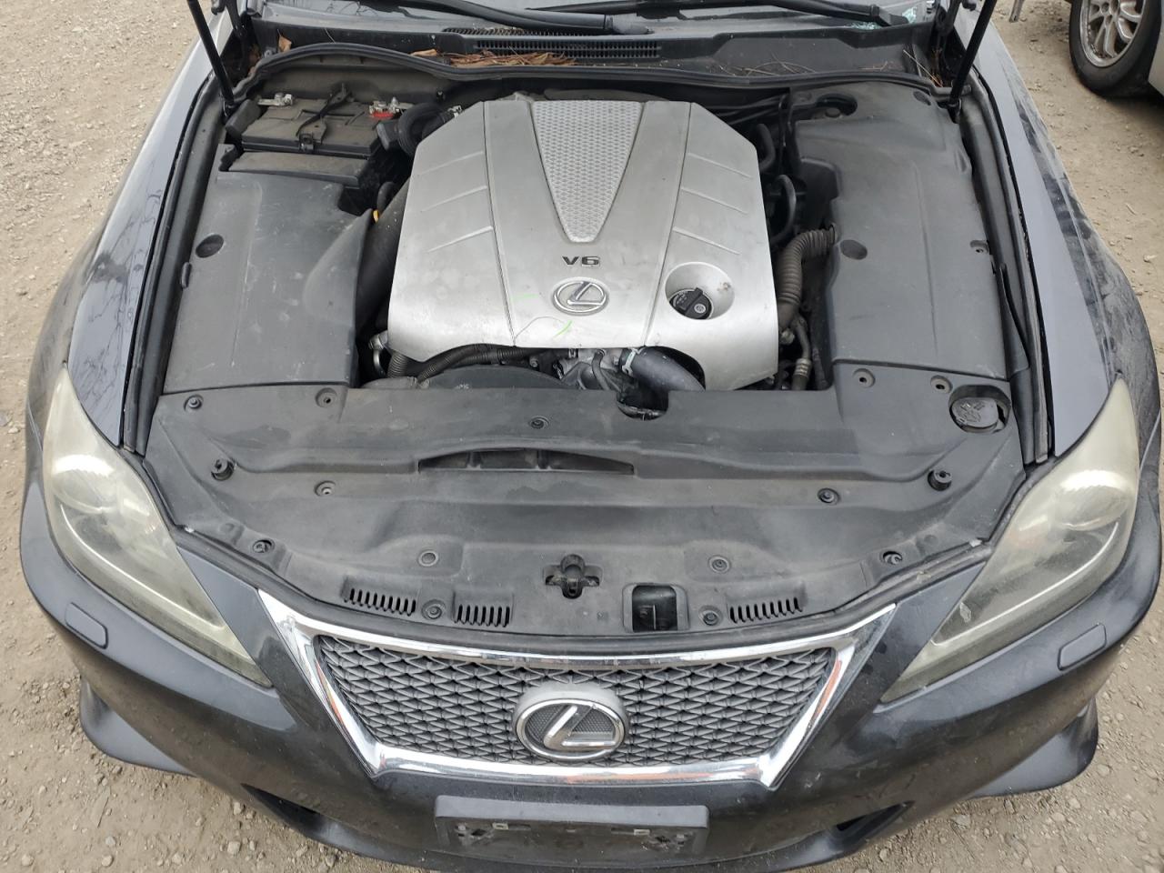 2011 Lexus IS - Image 9