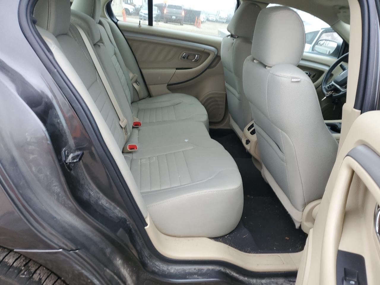 2019 Ford Taurus - Image 10
