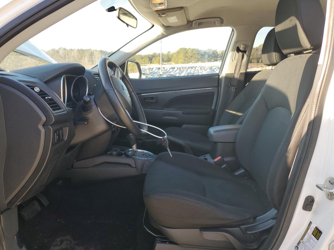 2015 Mitsubishi Outlander - Image 7