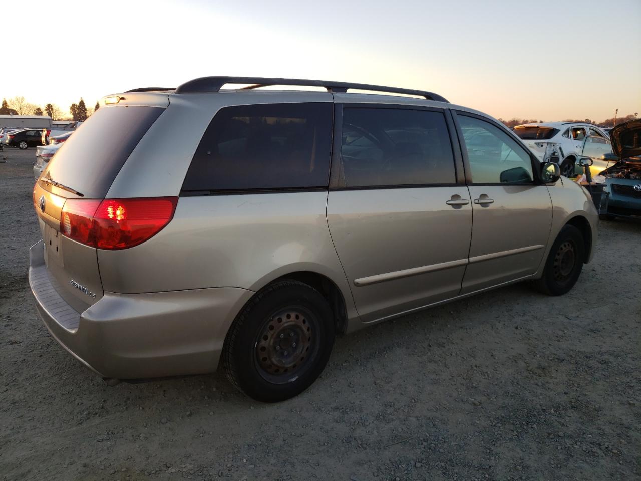 2007 Toyota Sienna - Image 3