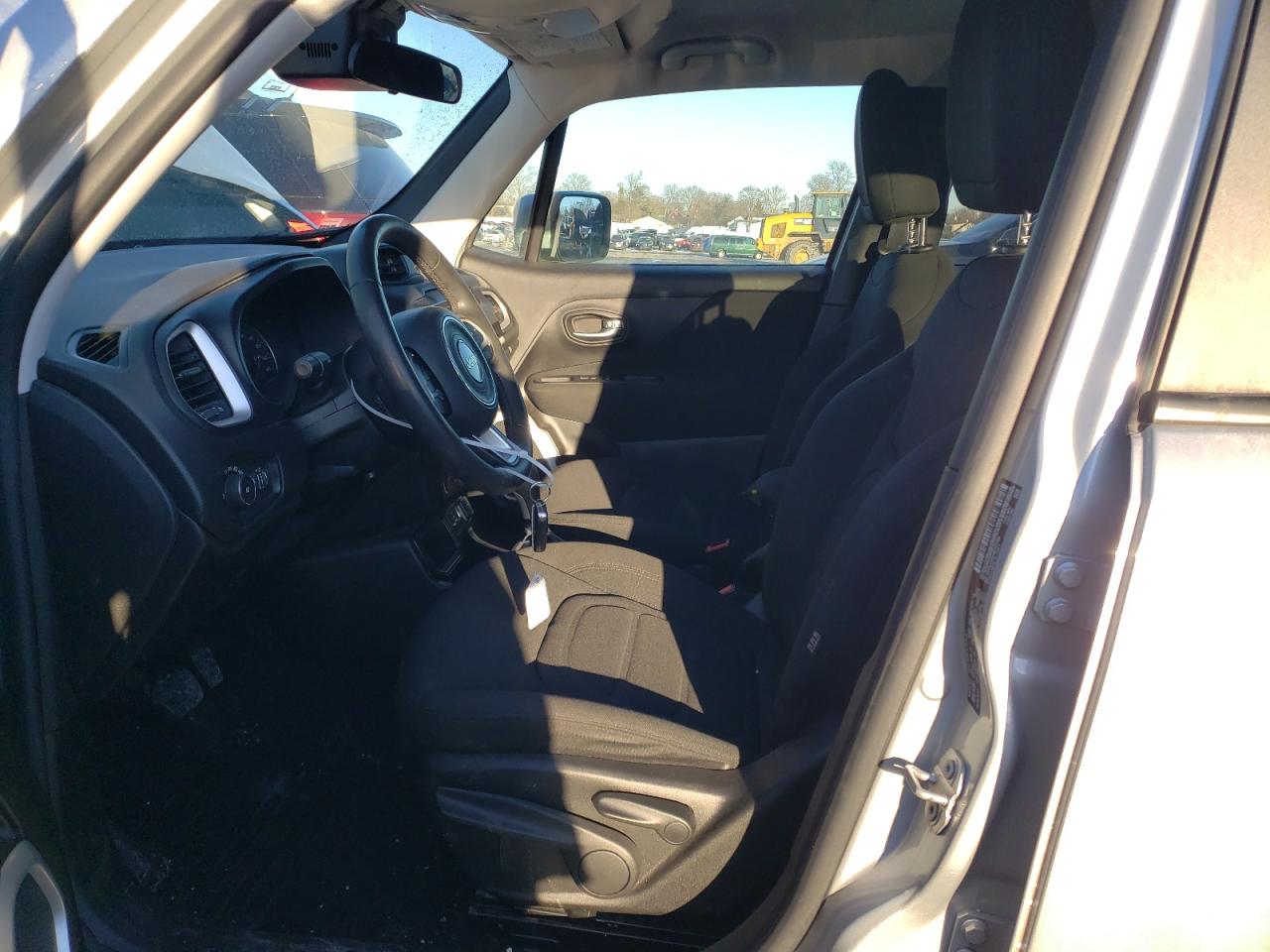 2021 Jeep Renegade - Image 7