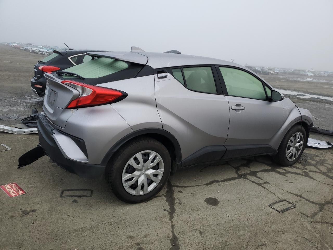 VIN JTNKHMBX3K1056235 2019 TOYOTA C-HR no.3