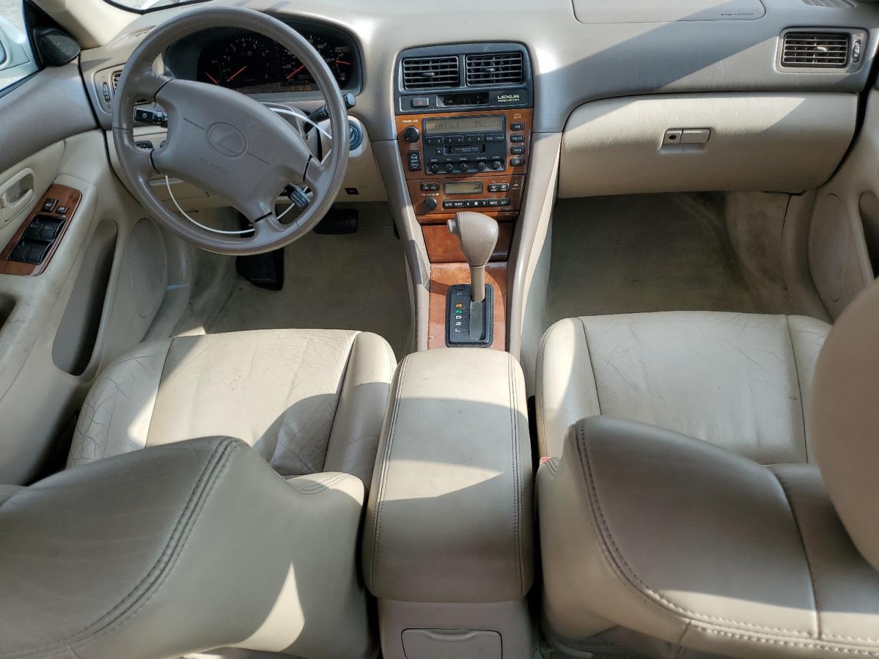 2000 Lexus ES - Image 8