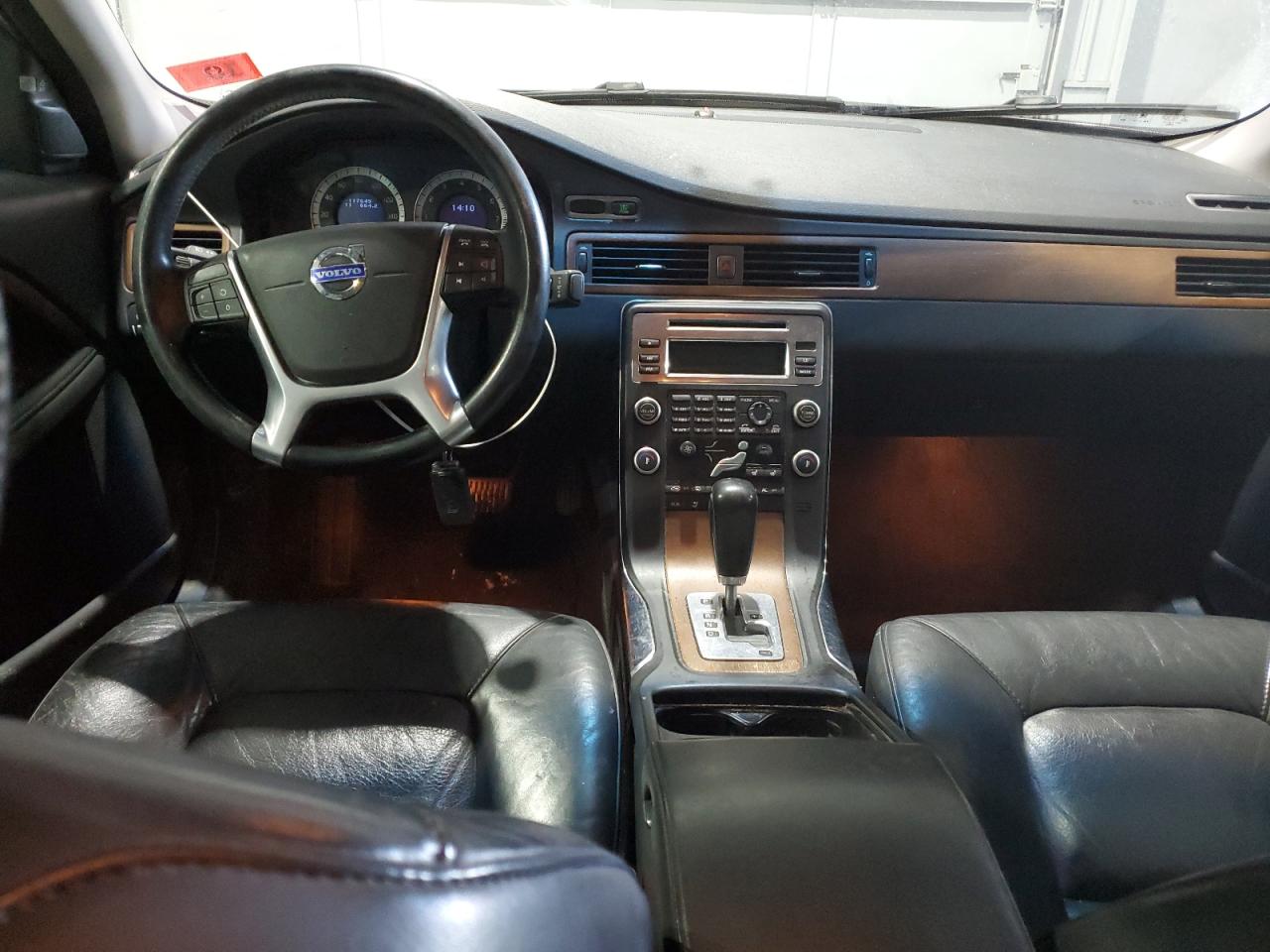 2010 Volvo S80 - Image 8