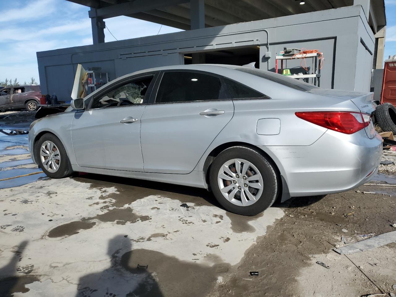 2012 Hyundai Sonata - Image 2