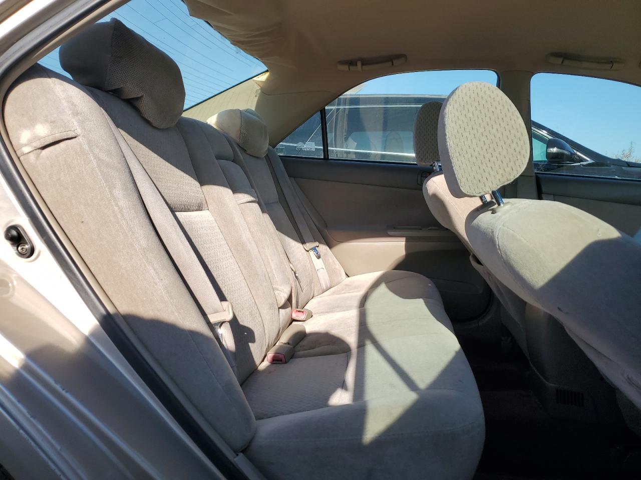 2004 Toyota Camry - Image 10