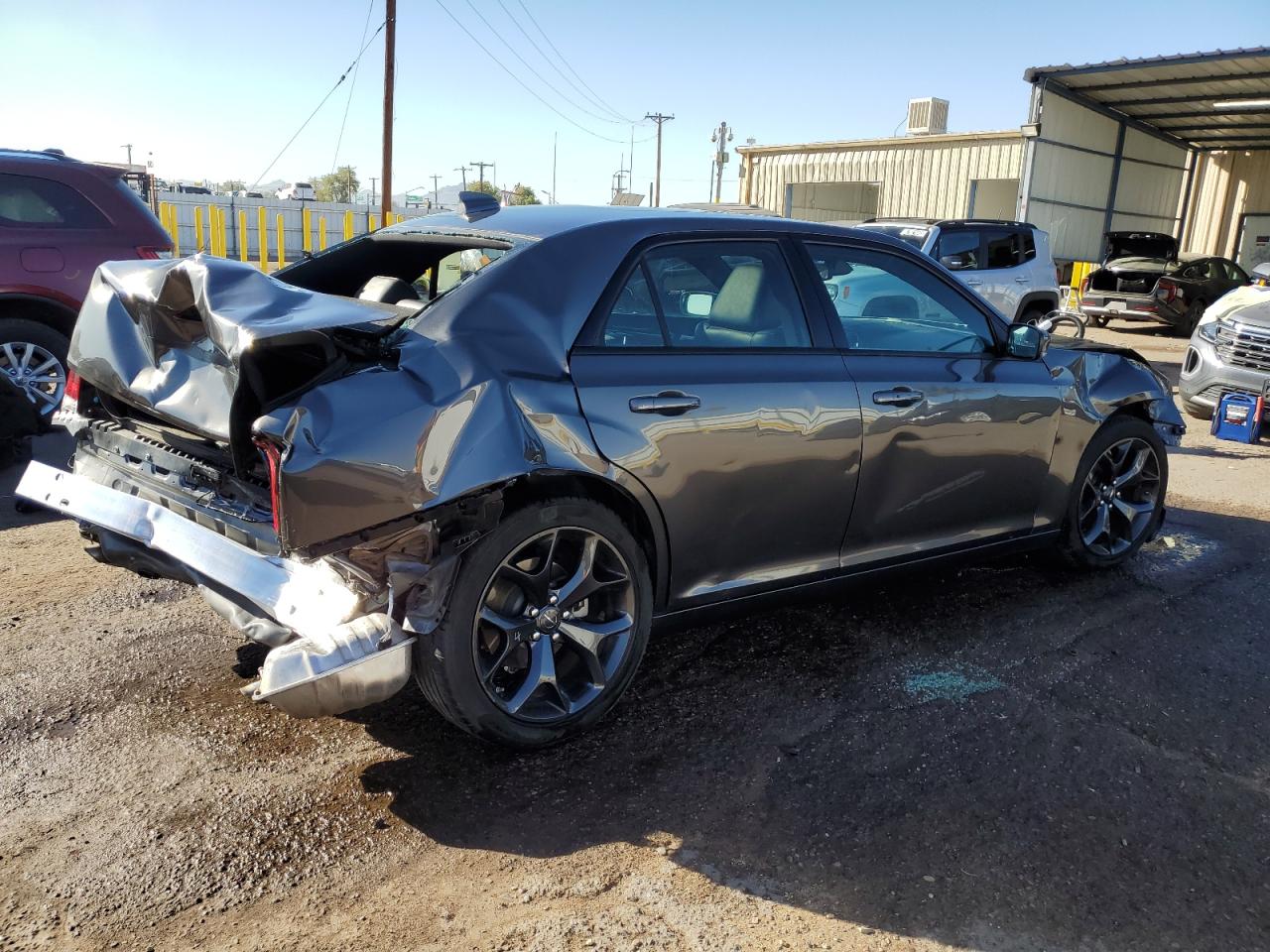 VIN 2C3CCABG4PH637083 2023 CHRYSLER 300 no.3