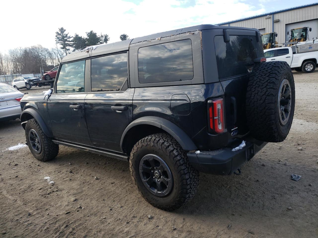 2022 Ford Bronco - Image 2
