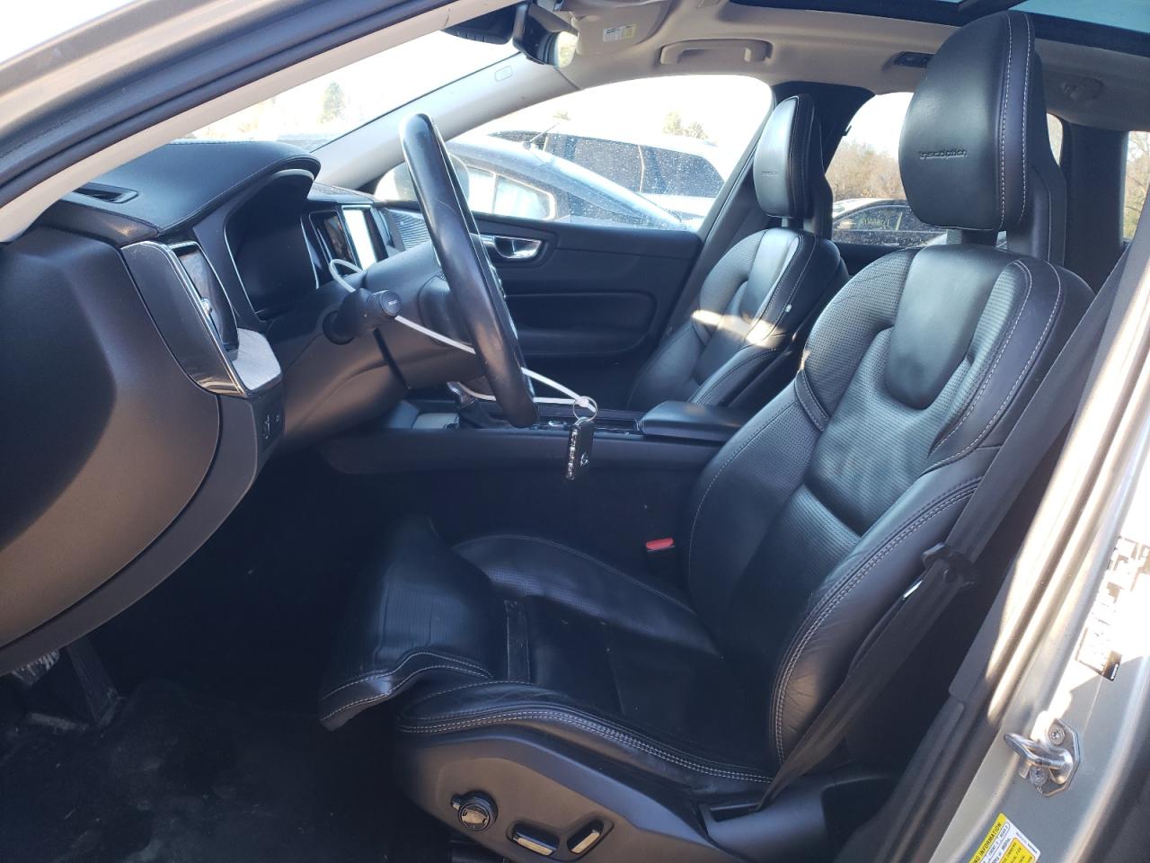 2018 Volvo XC60 - Image 7