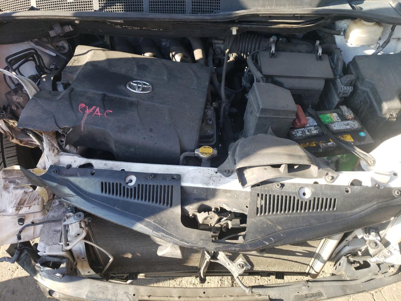 2011 Toyota Sienna - Image 12
