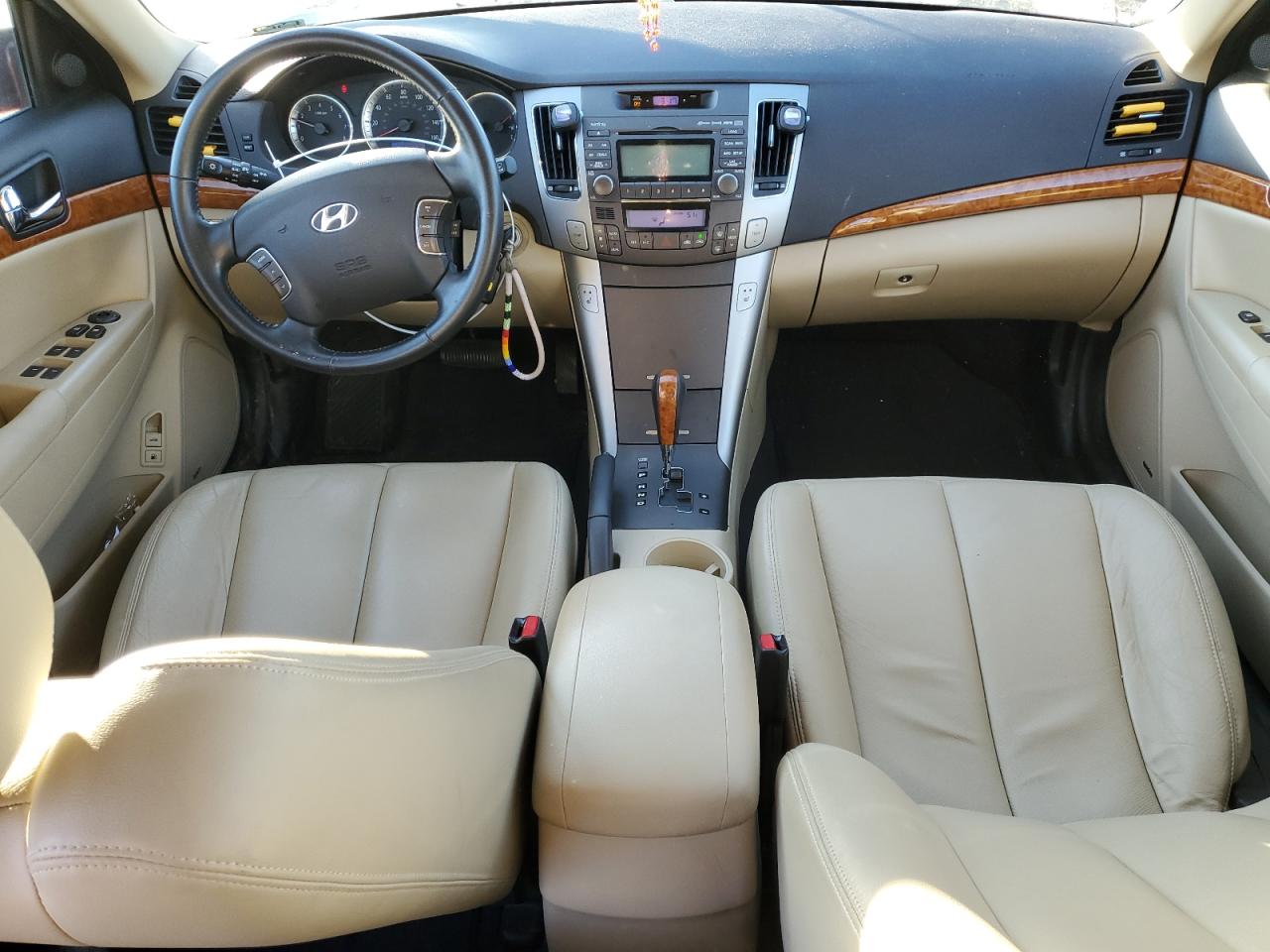 2009 Hyundai Sonata - Image 8