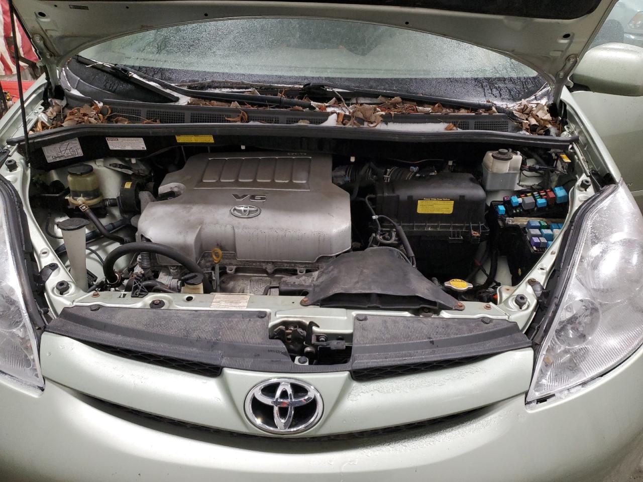 2008 Toyota Sienna - Image 12