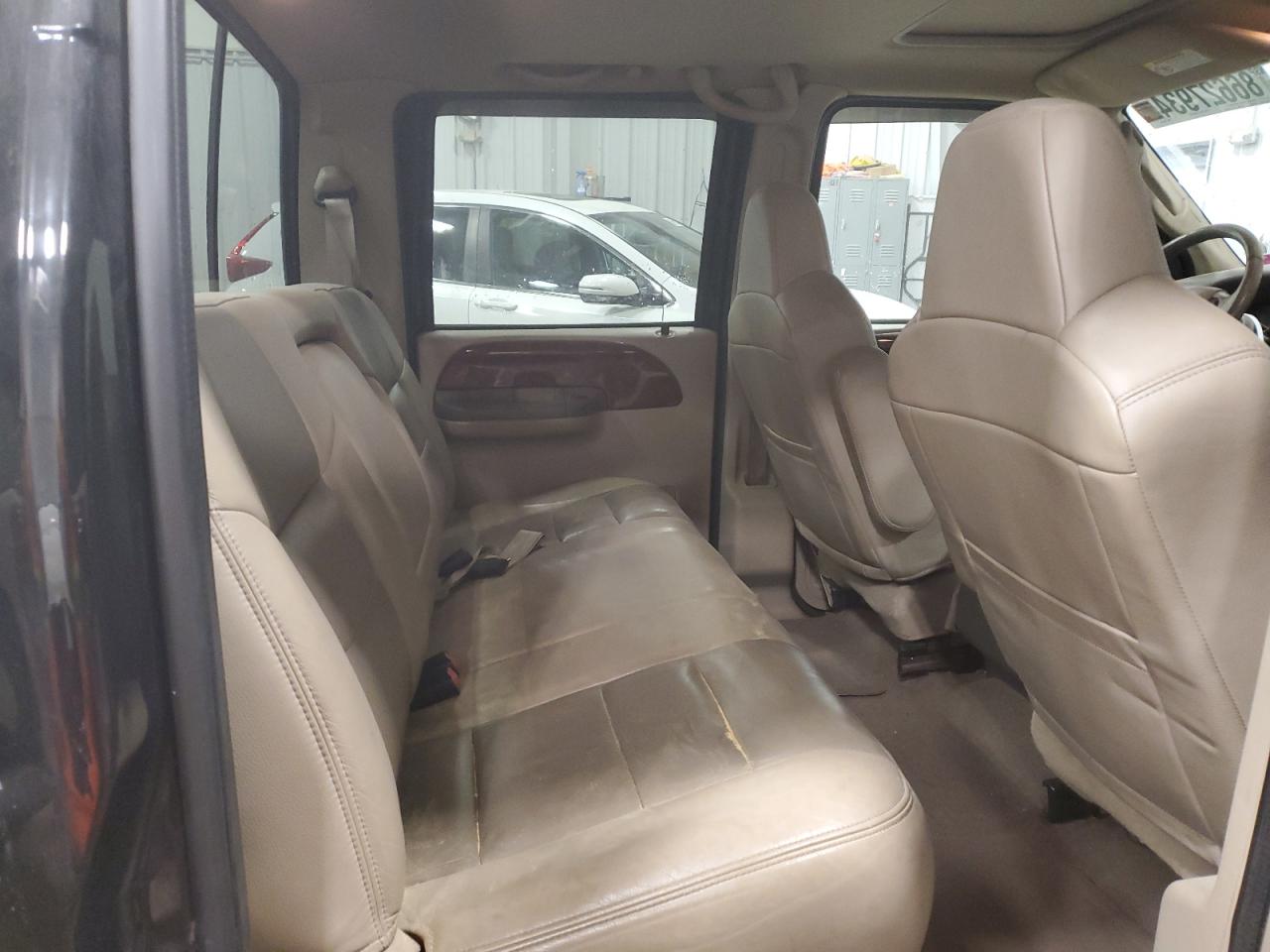 2003 Ford F250 - Image 10