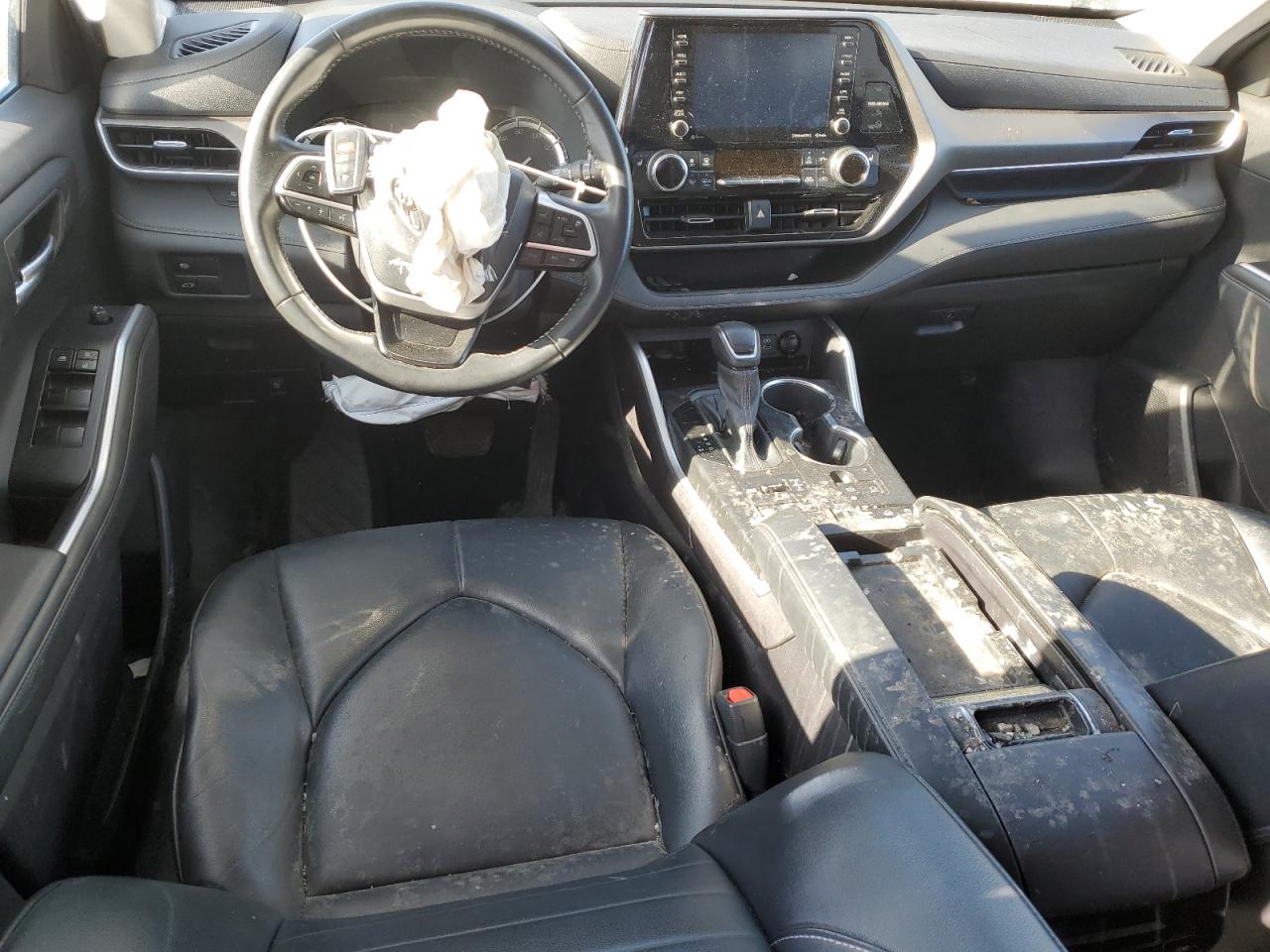 2022 Toyota Highlander - Image 8
