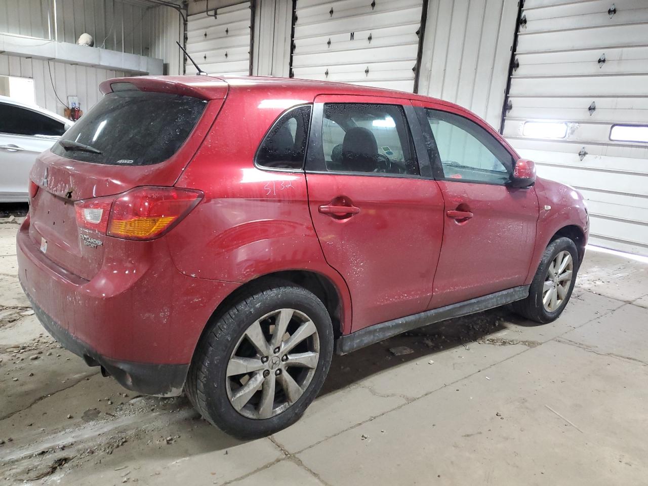 2014 Mitsubishi Outlander - Image 3