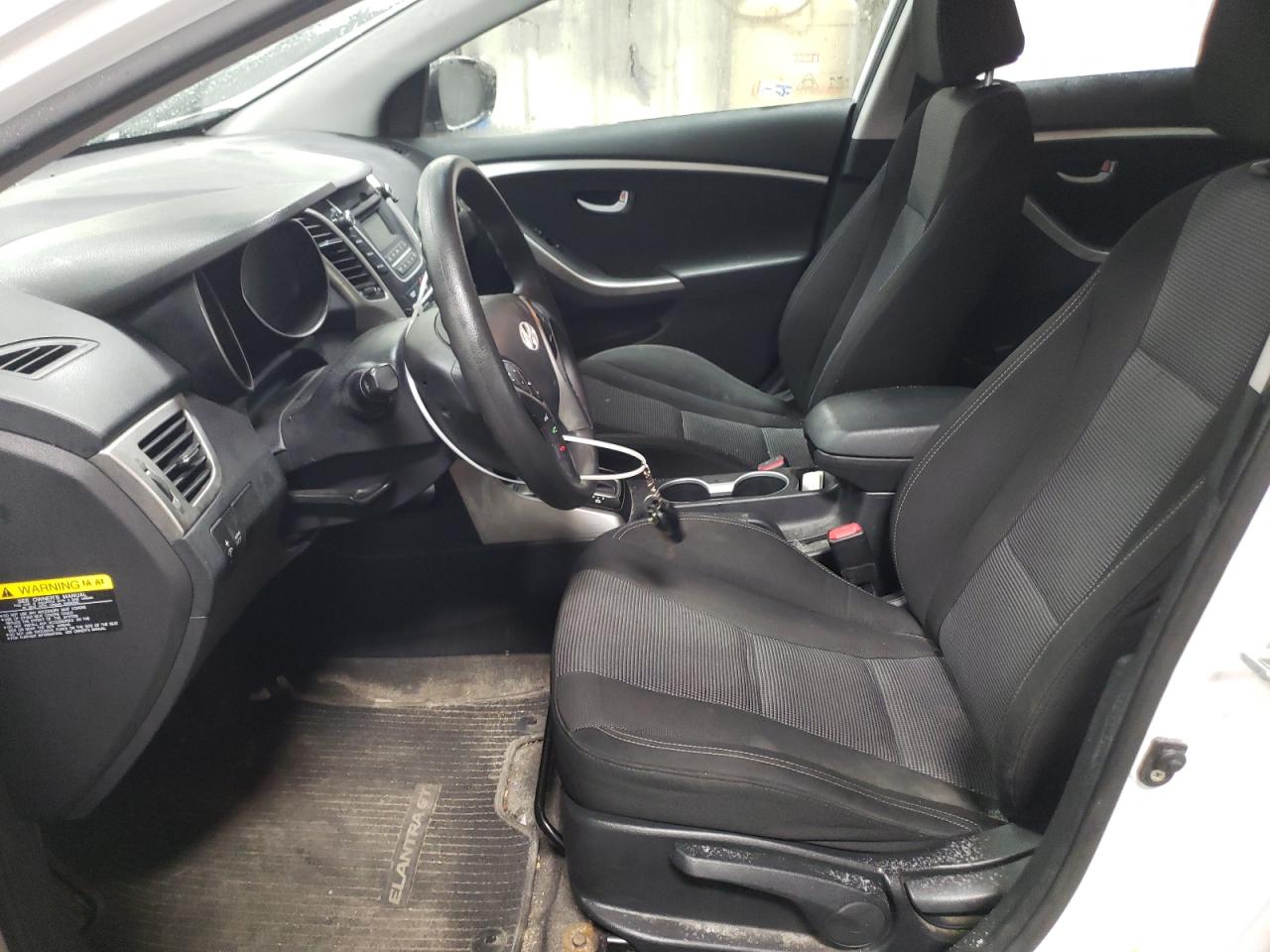 2013 Hyundai Elantra - Image 7