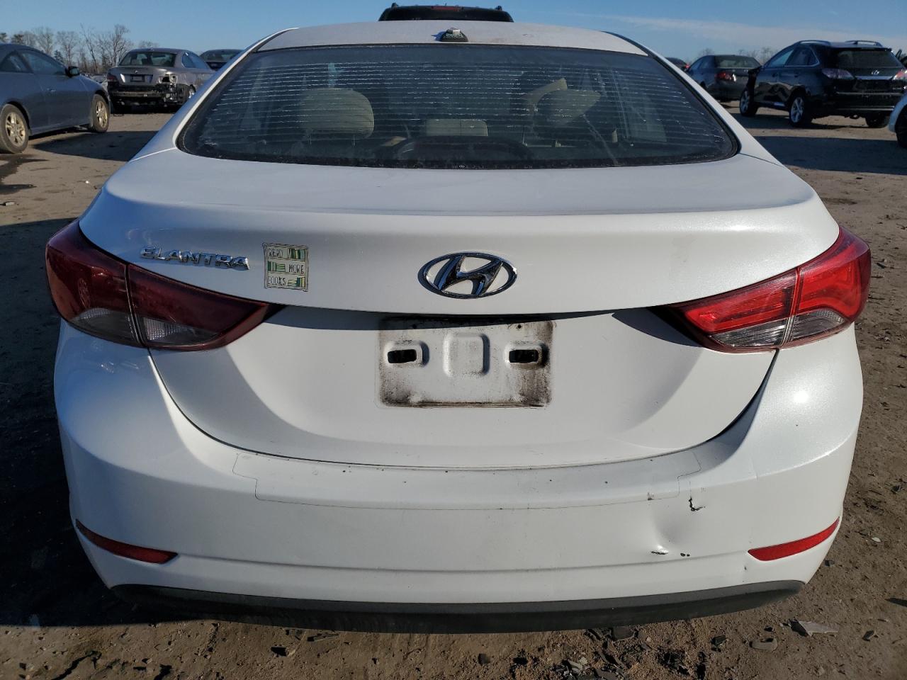 2016 Hyundai Elantra - Image 6