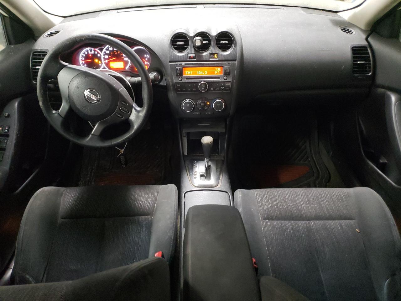 2010 Nissan Altima - Image 8