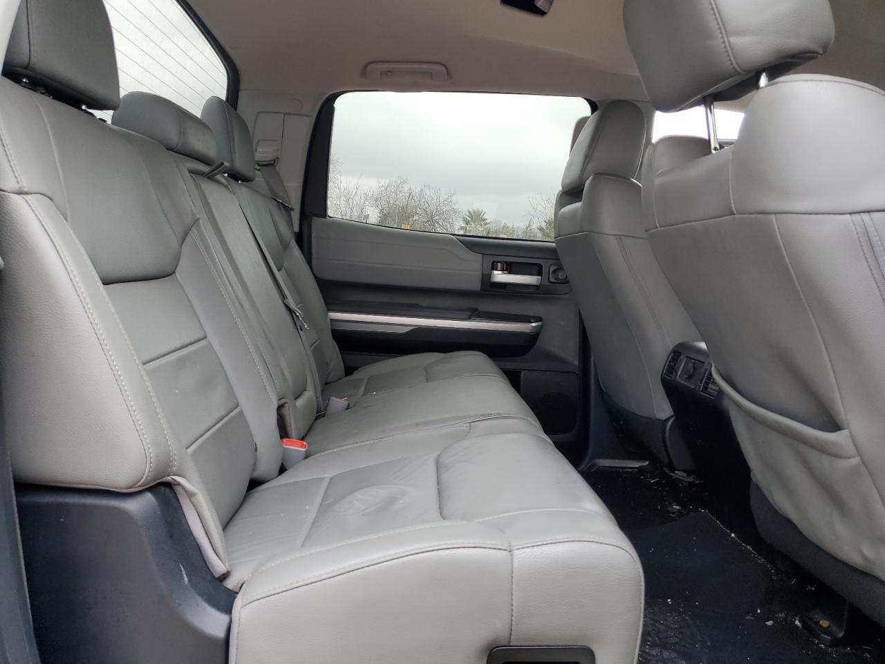 2017 Toyota Tundra - Image 10