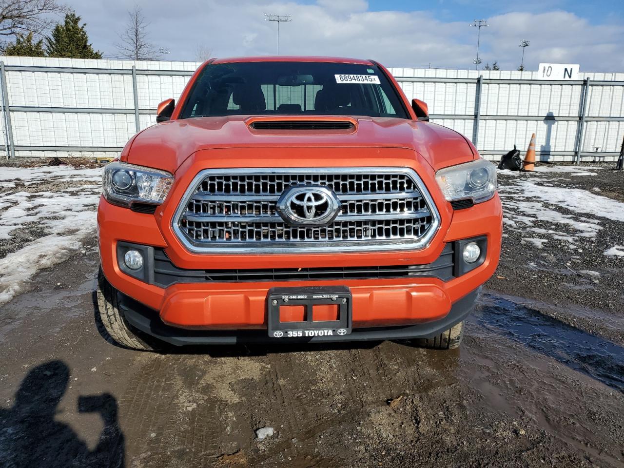 2017 Toyota Tacoma - Image 5