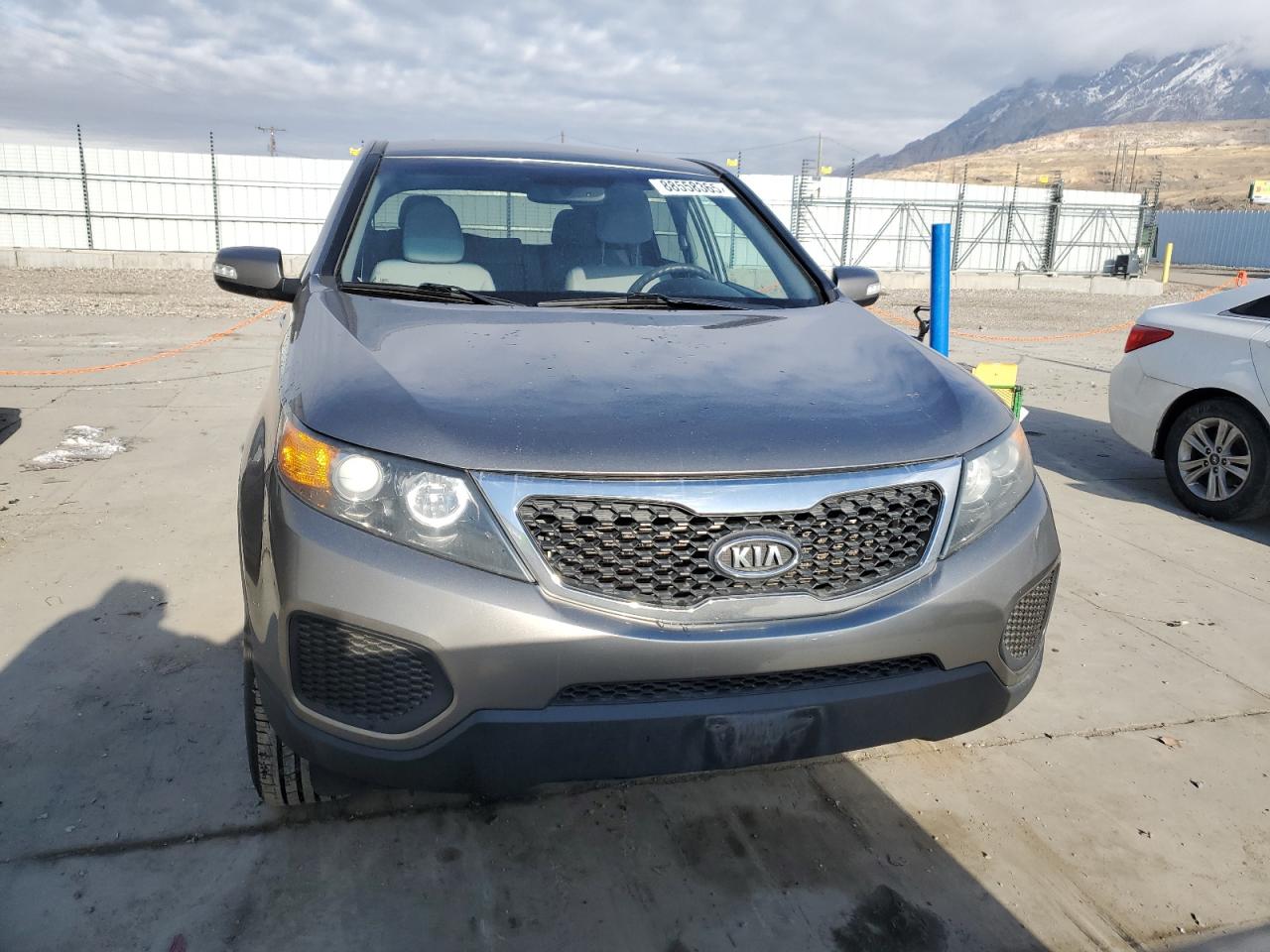 VIN 5XYKTDA68DG417800 2013 KIA SORENTO no.5