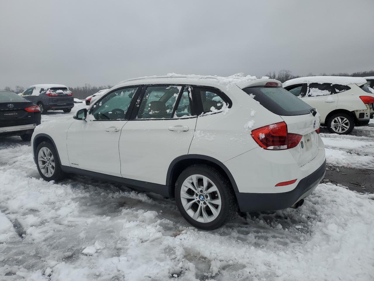 VIN WBAVL1C50EVY21584 2014 BMW X1 no.2