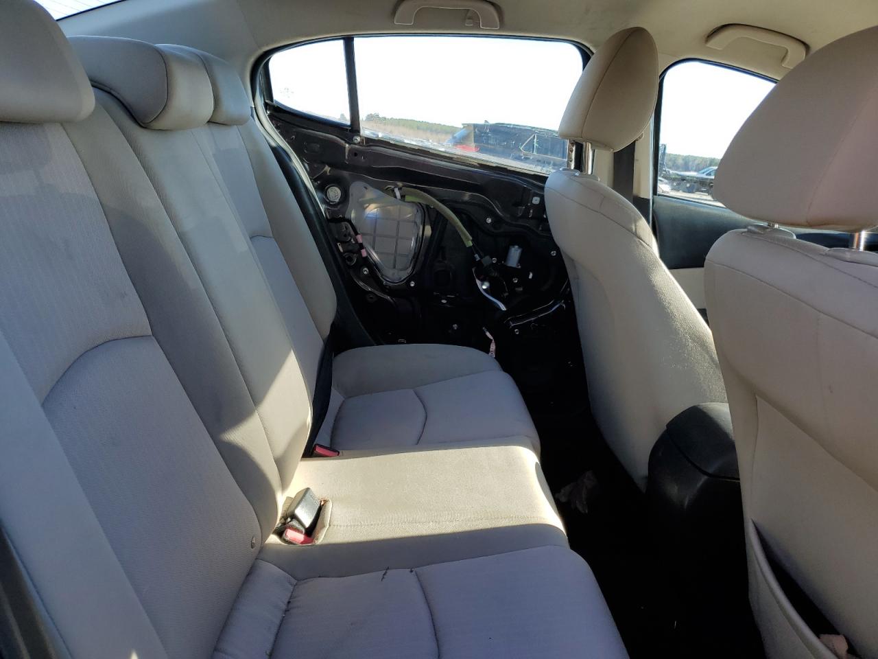 2015 Mazda 3 - Image 10