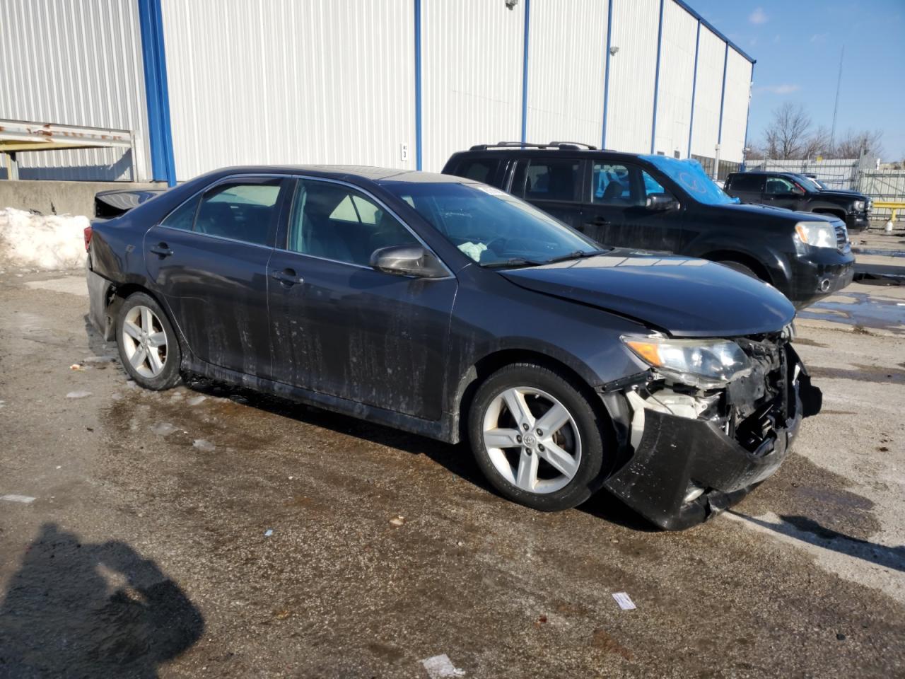 2014 Toyota Camry - Image 4