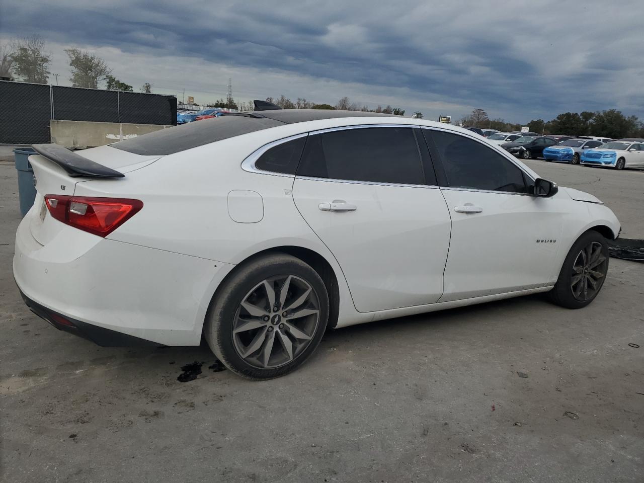 2016 Chevrolet Malibu - Image 3