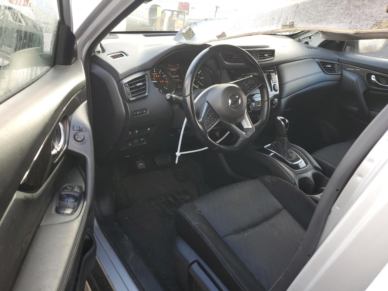 2020 Nissan Rogue - Image 8