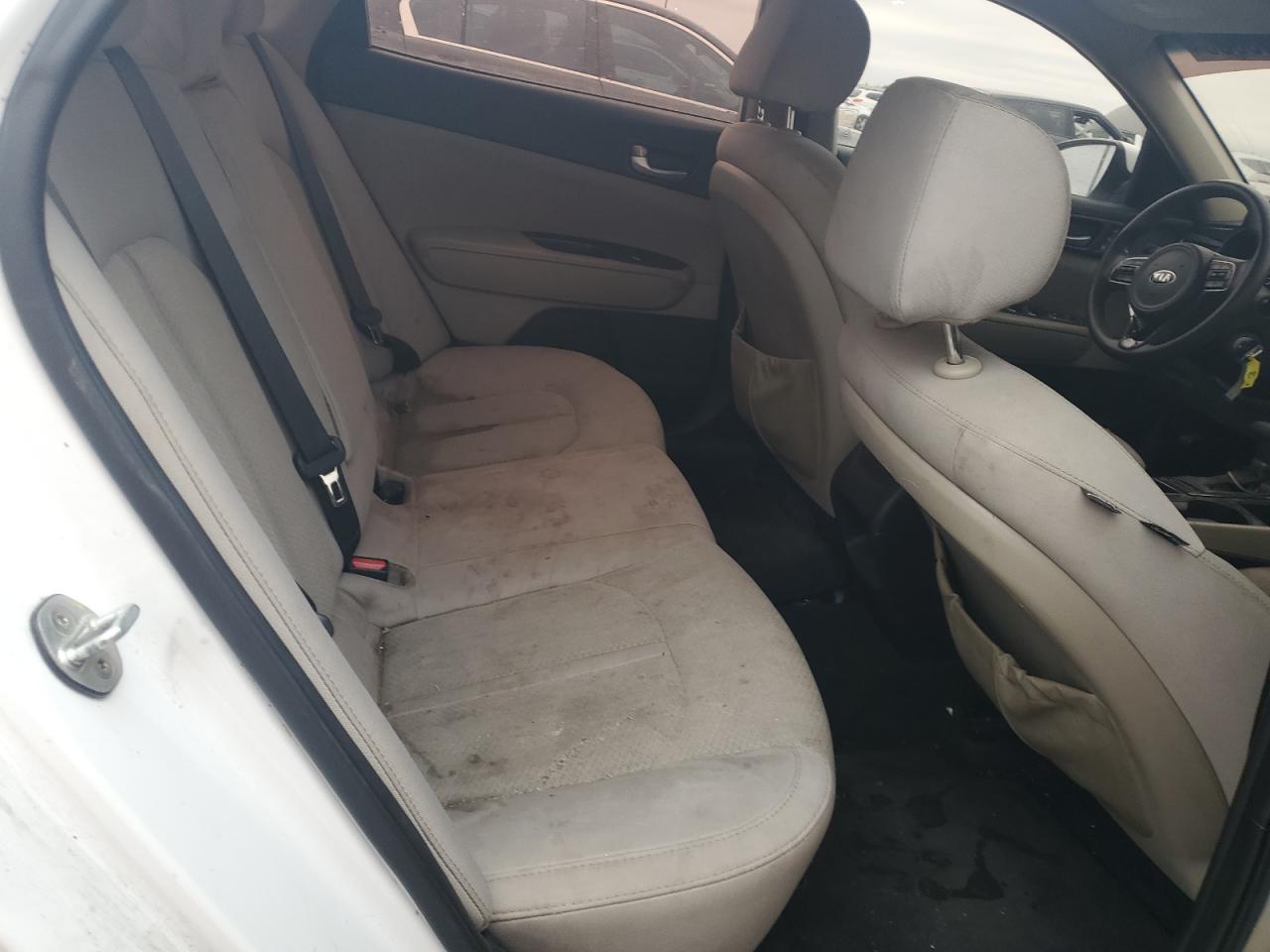 2017 Kia Optima - Image 10