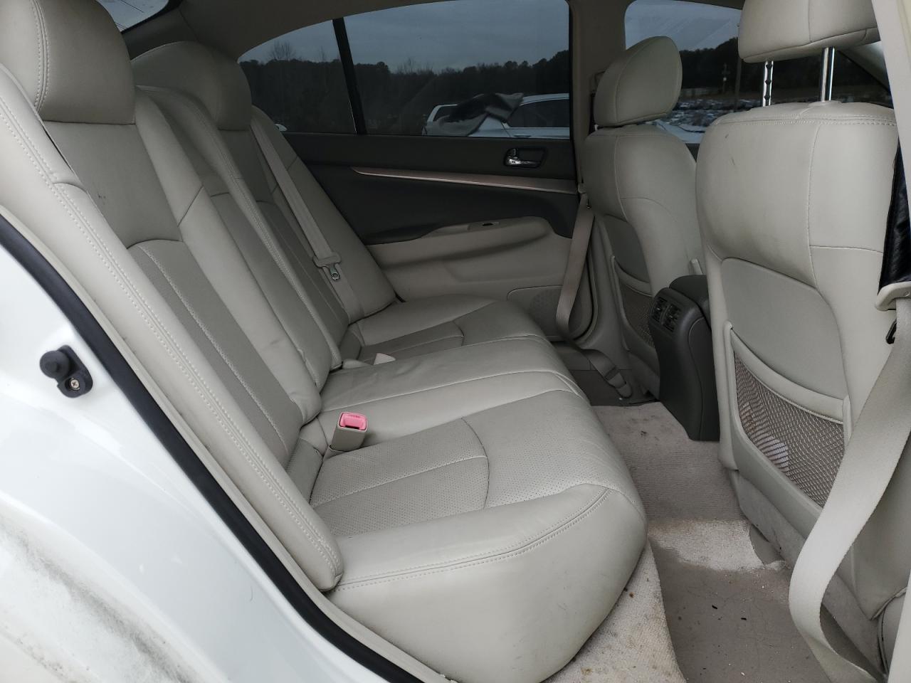 2011 Infiniti G - Image 10