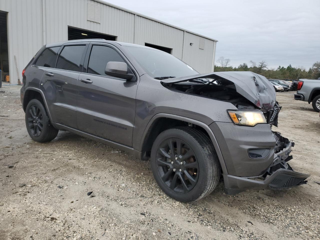 2019 Jeep Grand Cherokee - Image 4