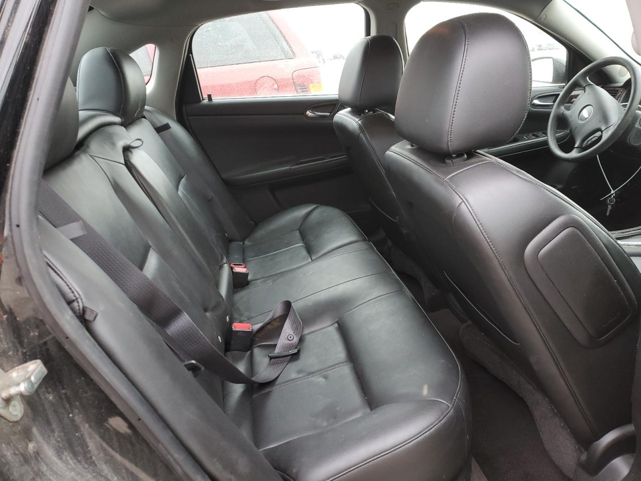 2016 Chevrolet Impala - Image 10