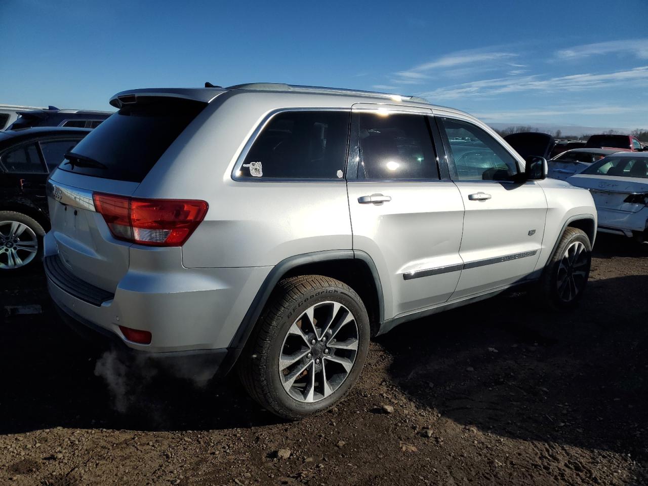2011 Jeep Grand Cherokee - Image 3