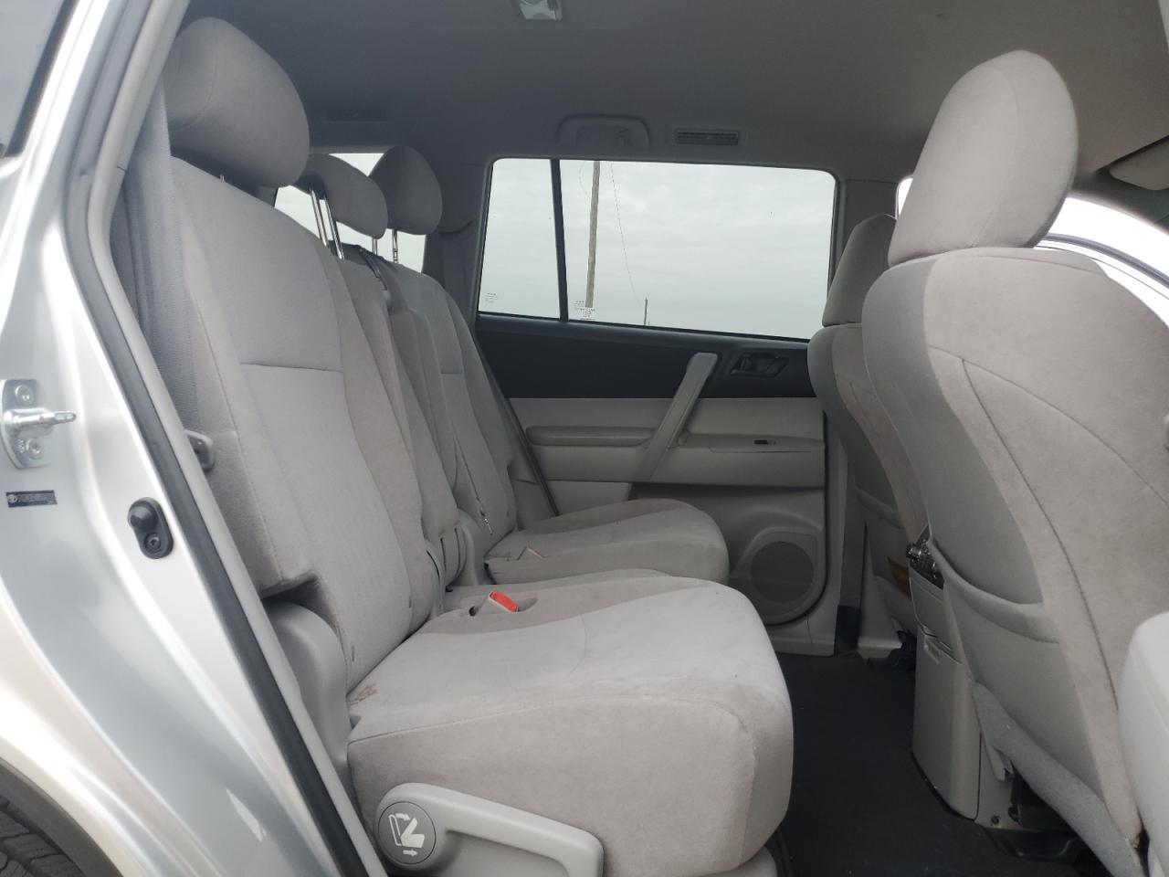 2011 Toyota Highlander - Image 11