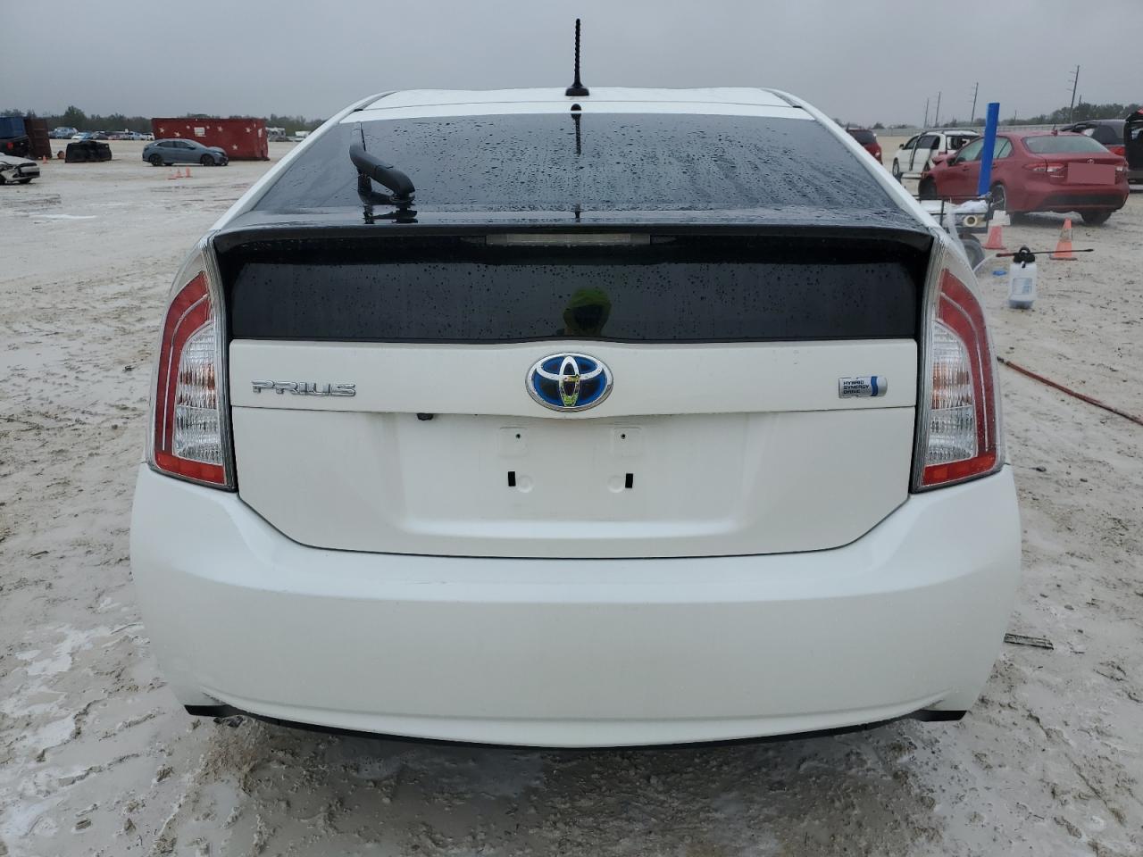 2013 Toyota Prius - Image 6