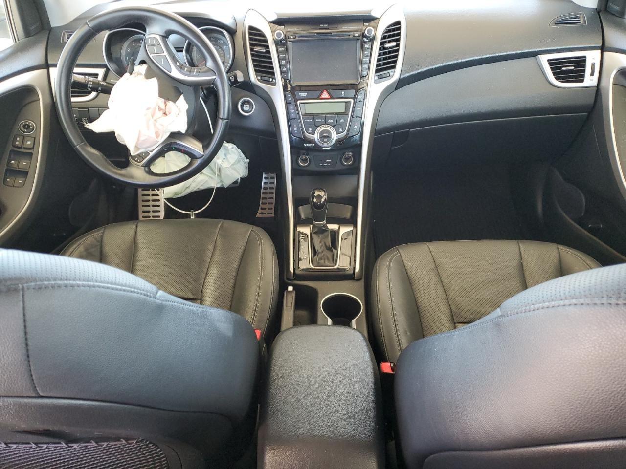 2016 Hyundai Elantra - Image 8