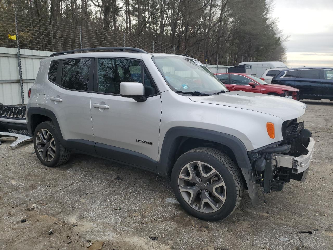 2017 Jeep Renegade - Image 4